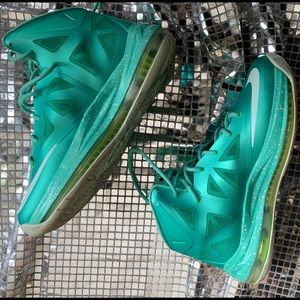 Nike LeBron 10 GS 'Easter' Youth Sneakers